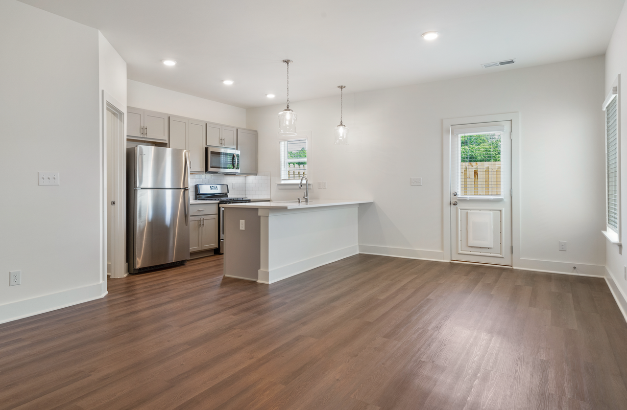 212 Huntley Pl - Photo 4 of 34