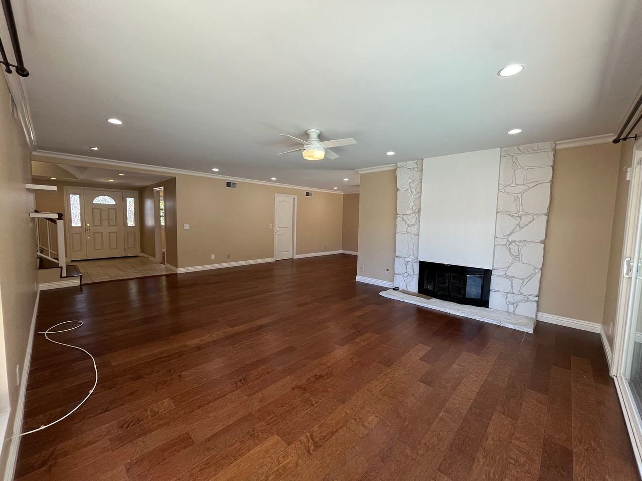 19241 Nashville St - Photo 3 of 24