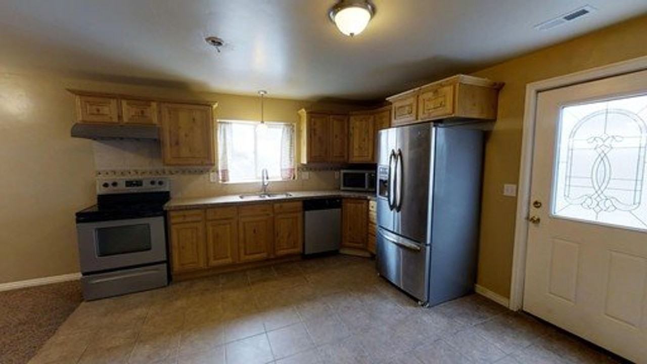 4000 E Mount Airey Dr - Photo 4 of 13
