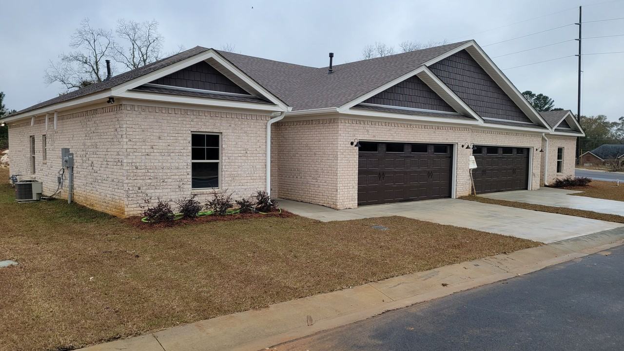109 Jennie Dr - Photo 2 of 30