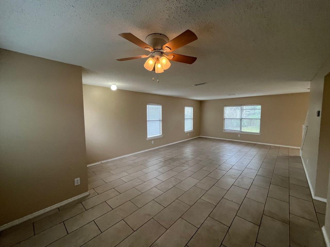 6919 Heron Flts - Photo 5 of 31