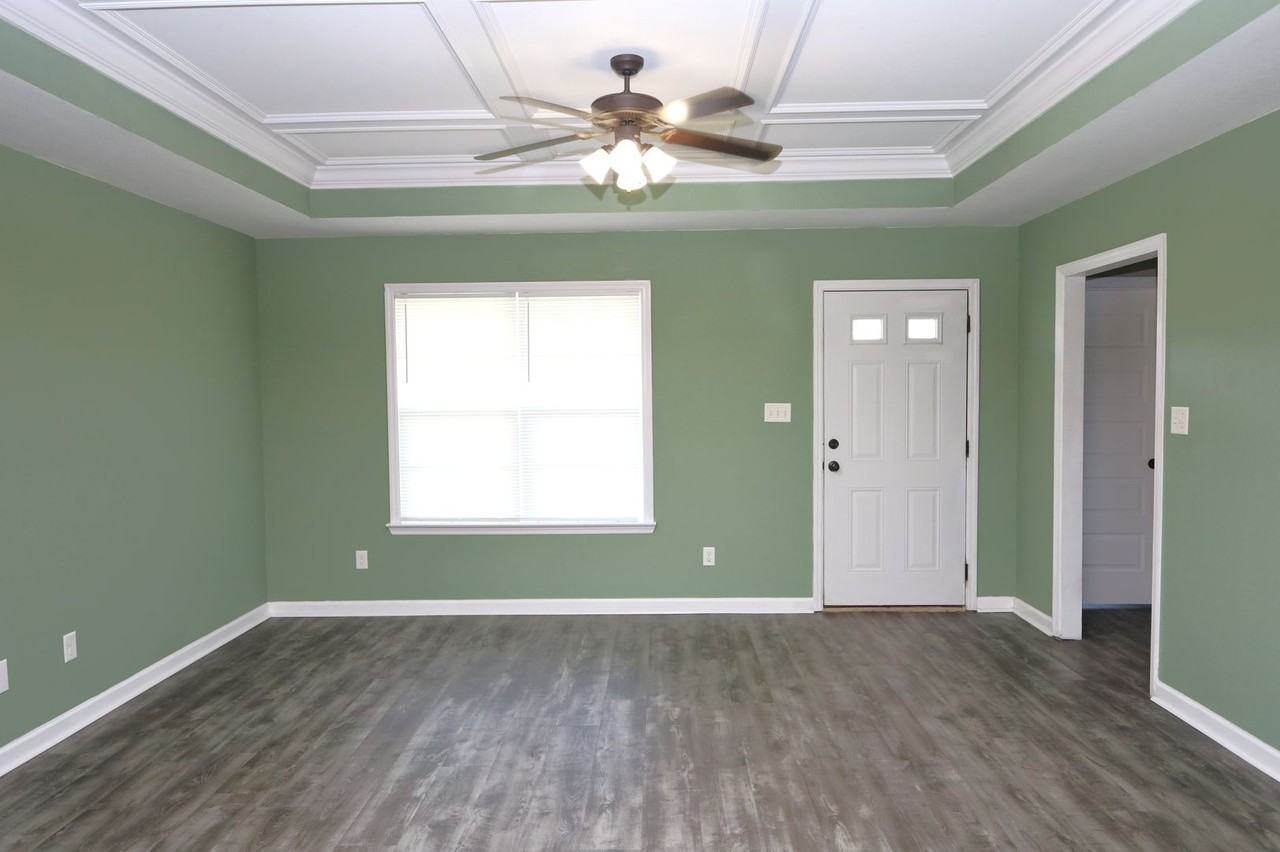 1499 San Bernardino Way - Photo 2 of 12