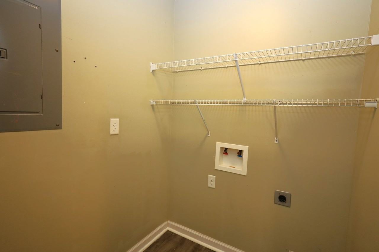1499 San Bernardino Way - Photo 5 of 12