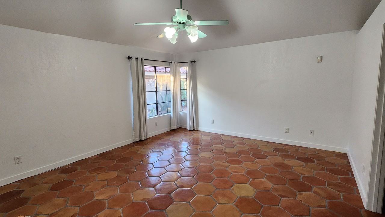41489 Woodhaven Dr W - Photo 7 of 11