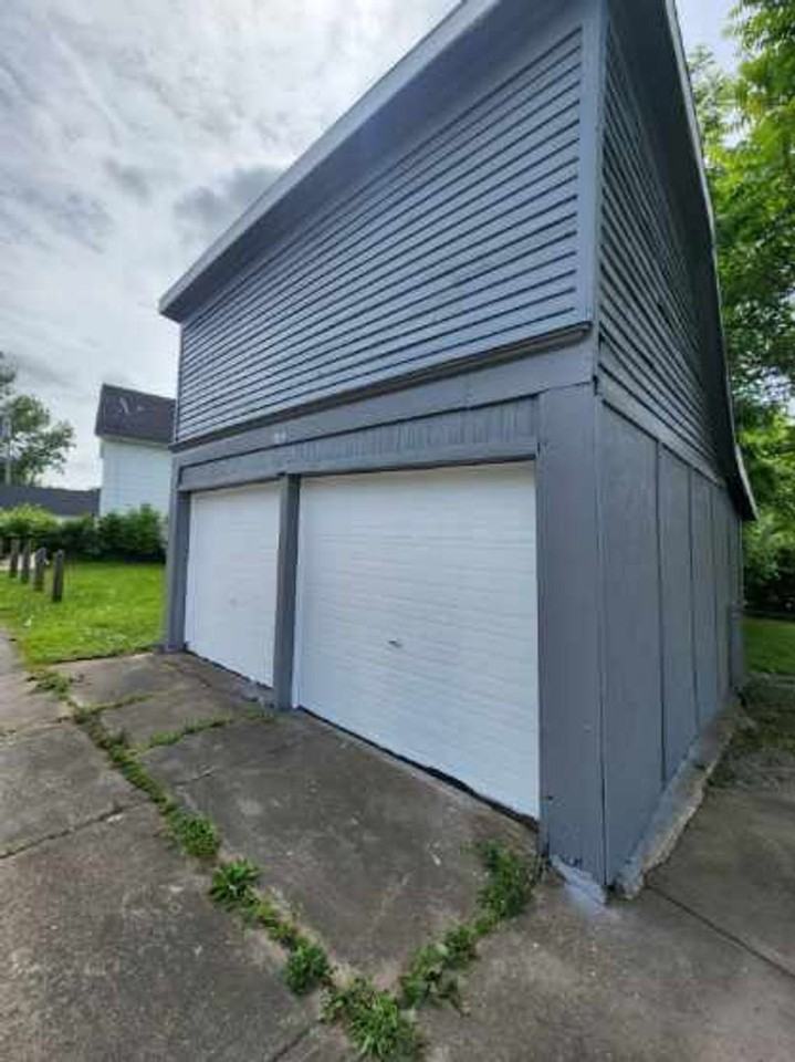 76 Carter St - Photo 2 of 19