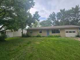 2201 Se 22nd St - Photo 1 of 1