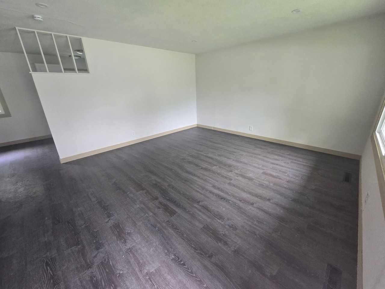 2201 Se 22nd St - Photo 3 of 9