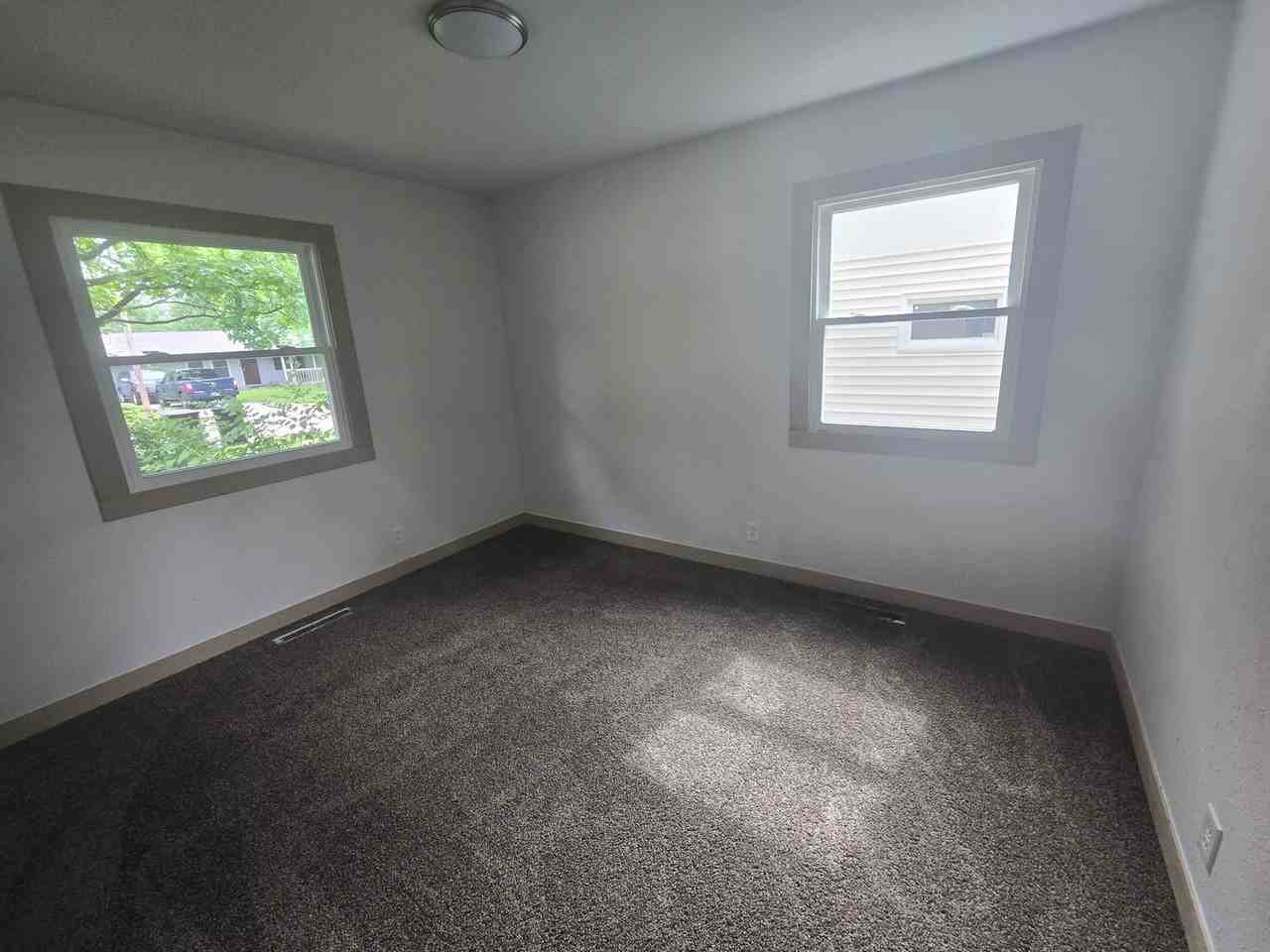 2201 Se 22nd St - Photo 7 of 9