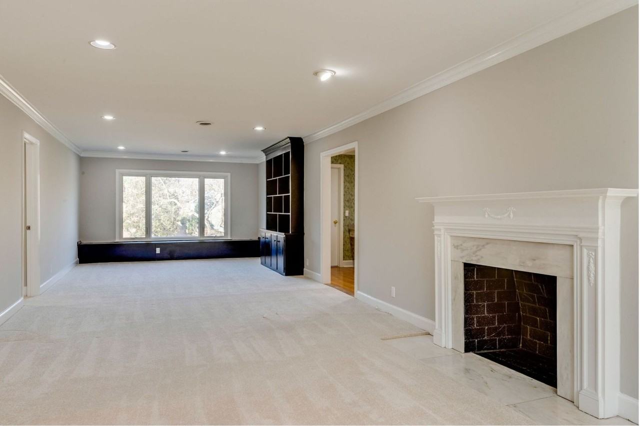 2817 White Oak Dr - Photo 7 of 37