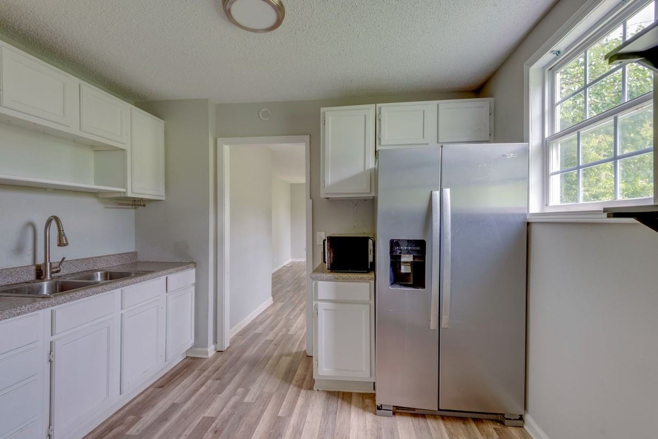 516 Waycross Drive - Photo 7 of 17