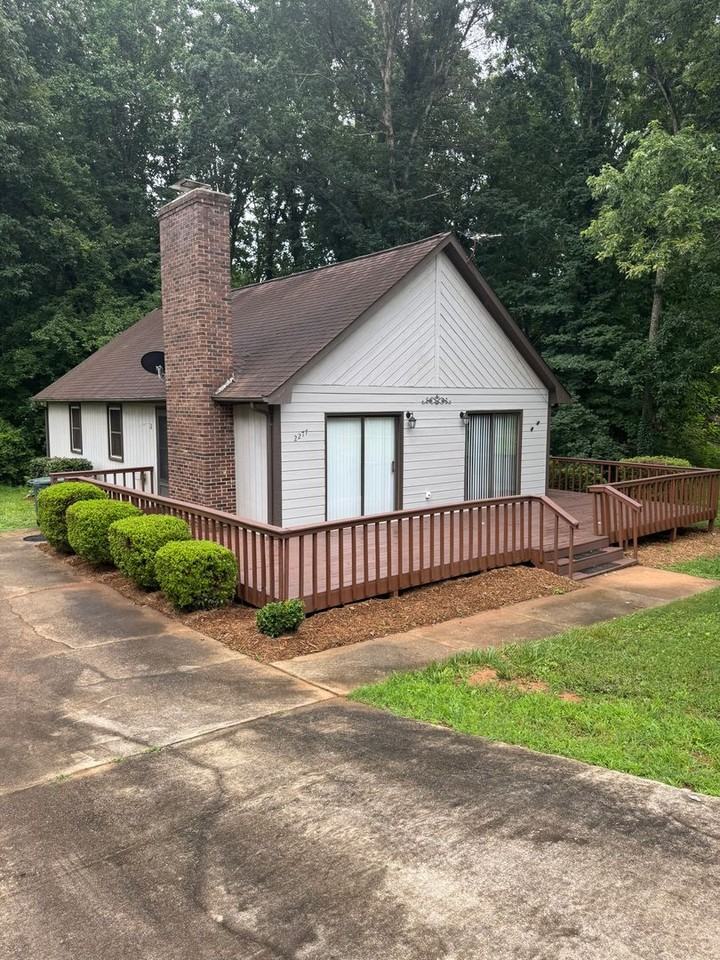 2277 Starbrooke Dr
