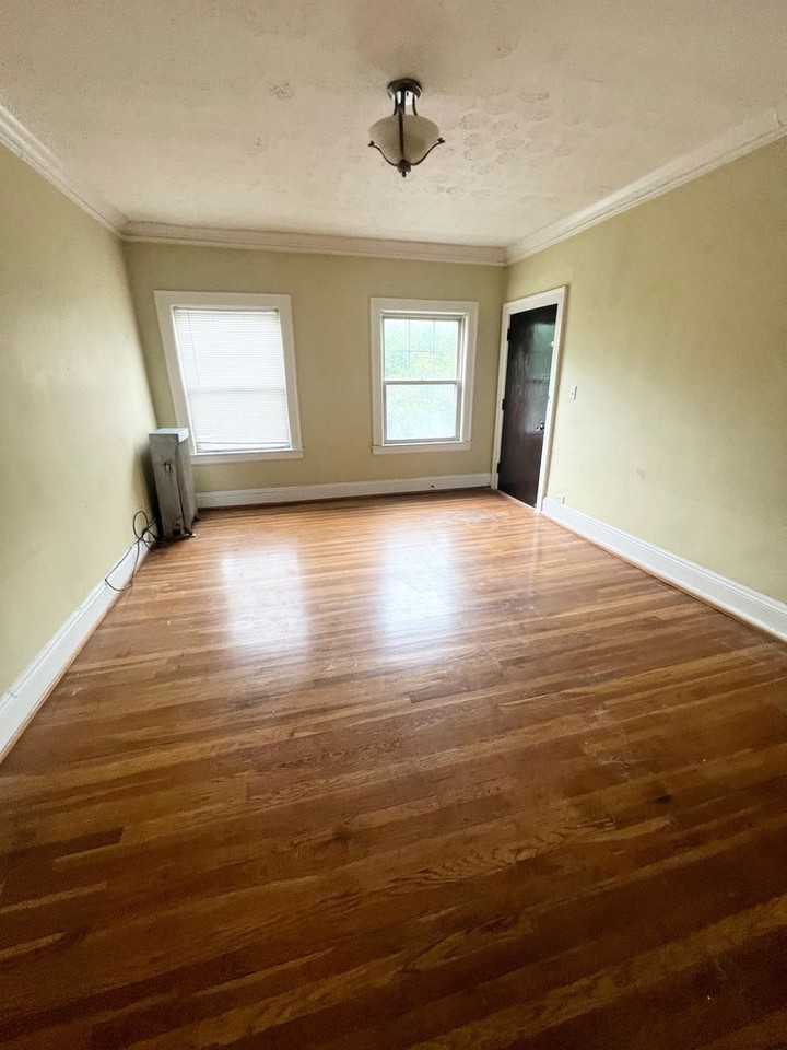 2676 Mayfield Road - Photo 4 of 11