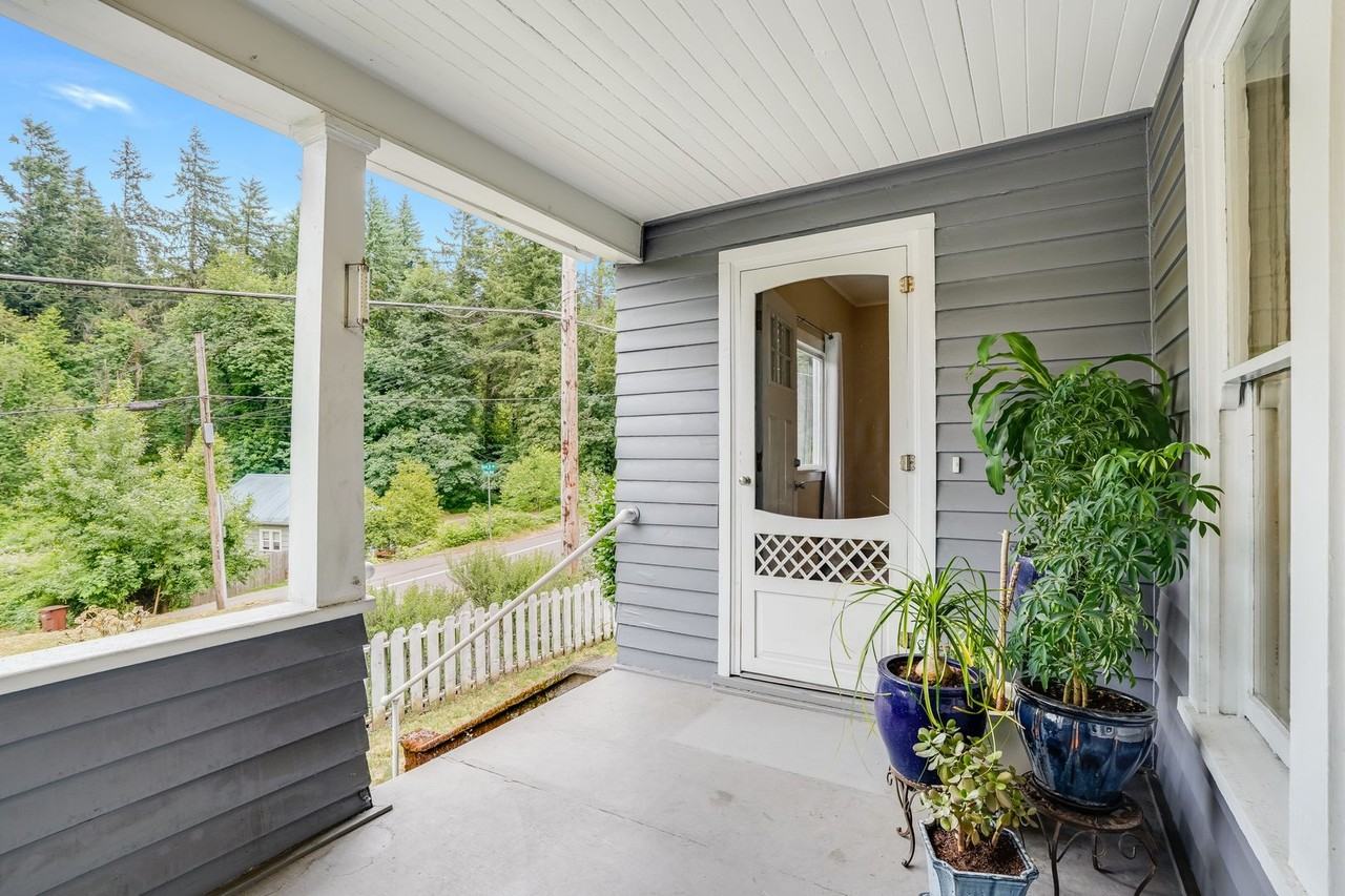 161 Linn Ave - Photo 2 of 12