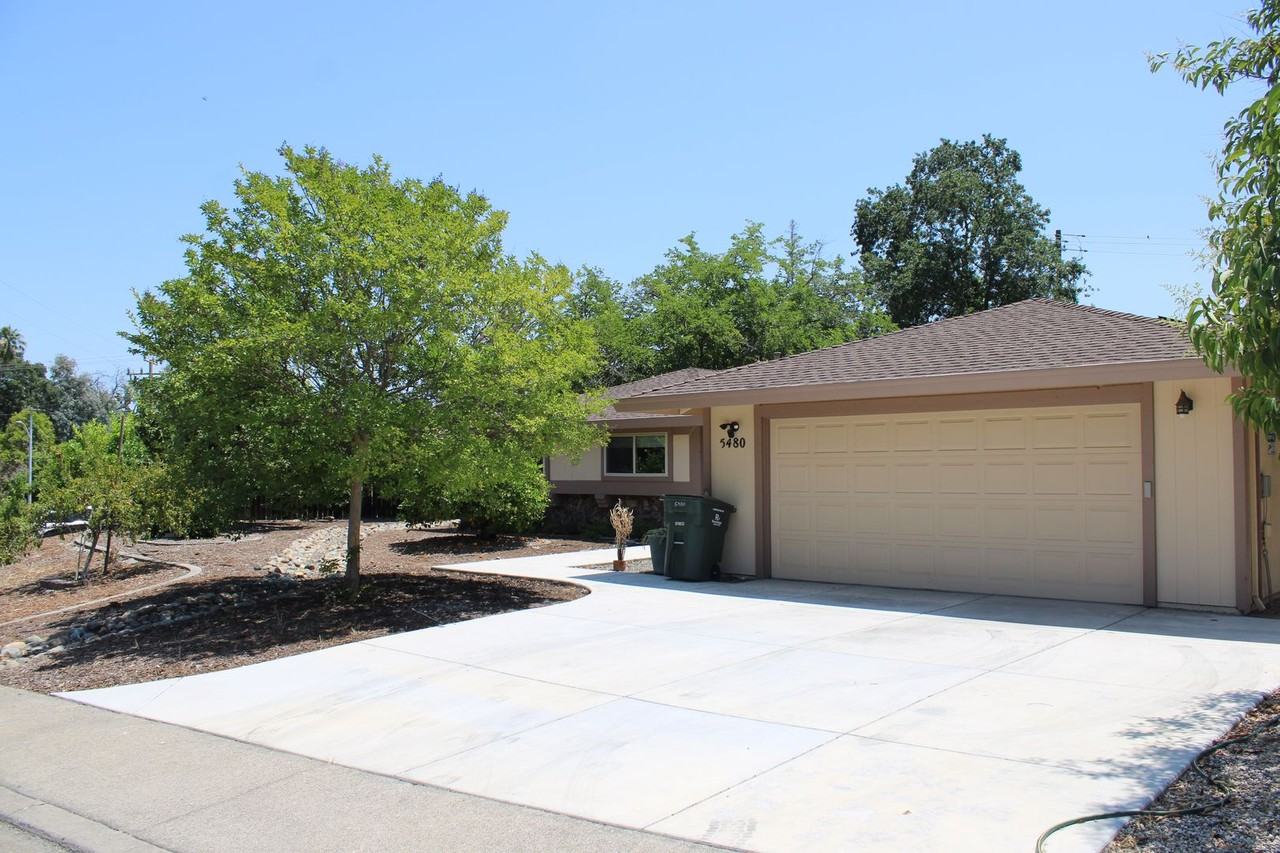 5480 Paragon St - Photo 3 of 23