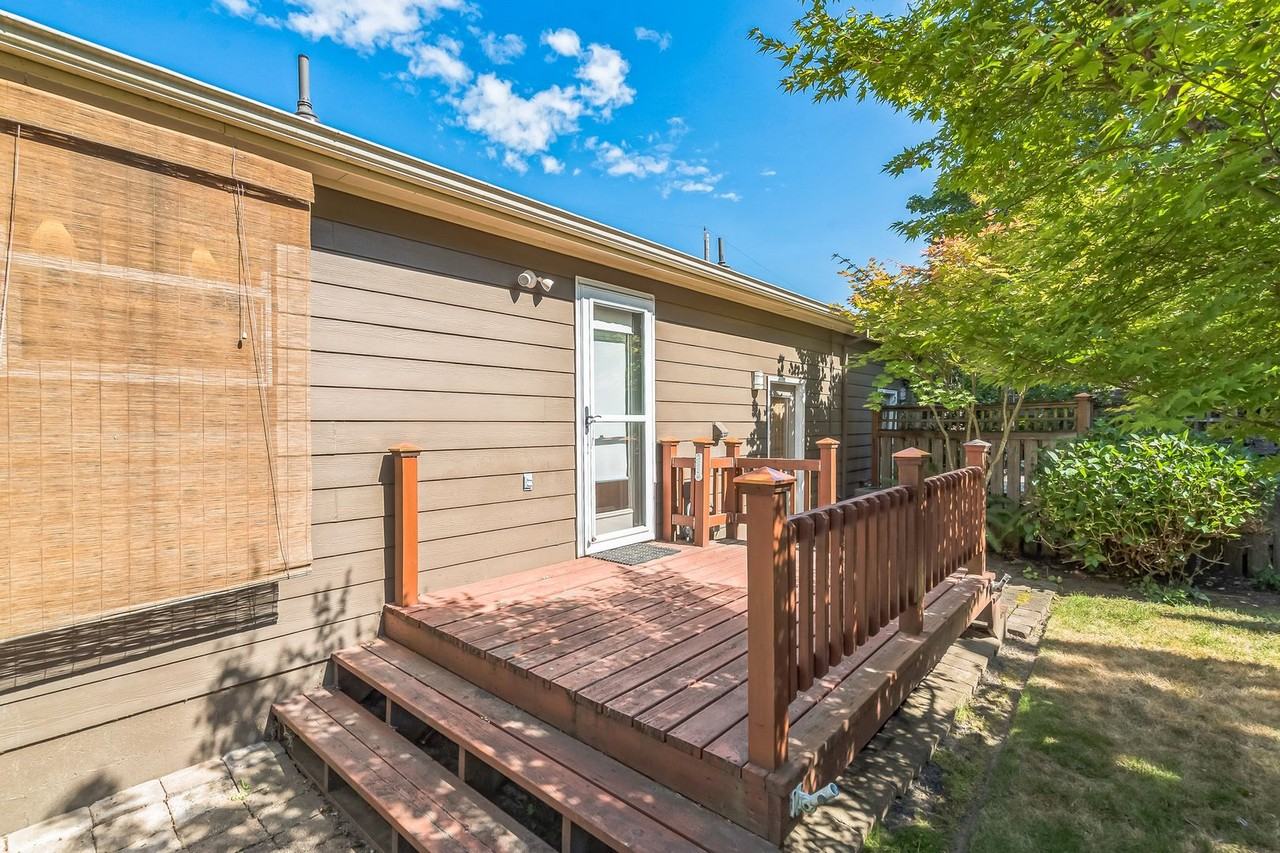 345 Ne 9th Pl - Photo 3 of 14