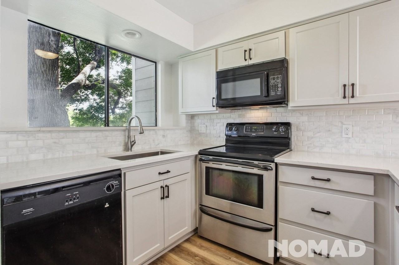 6505 W 84th Way - Photo 3 of 25