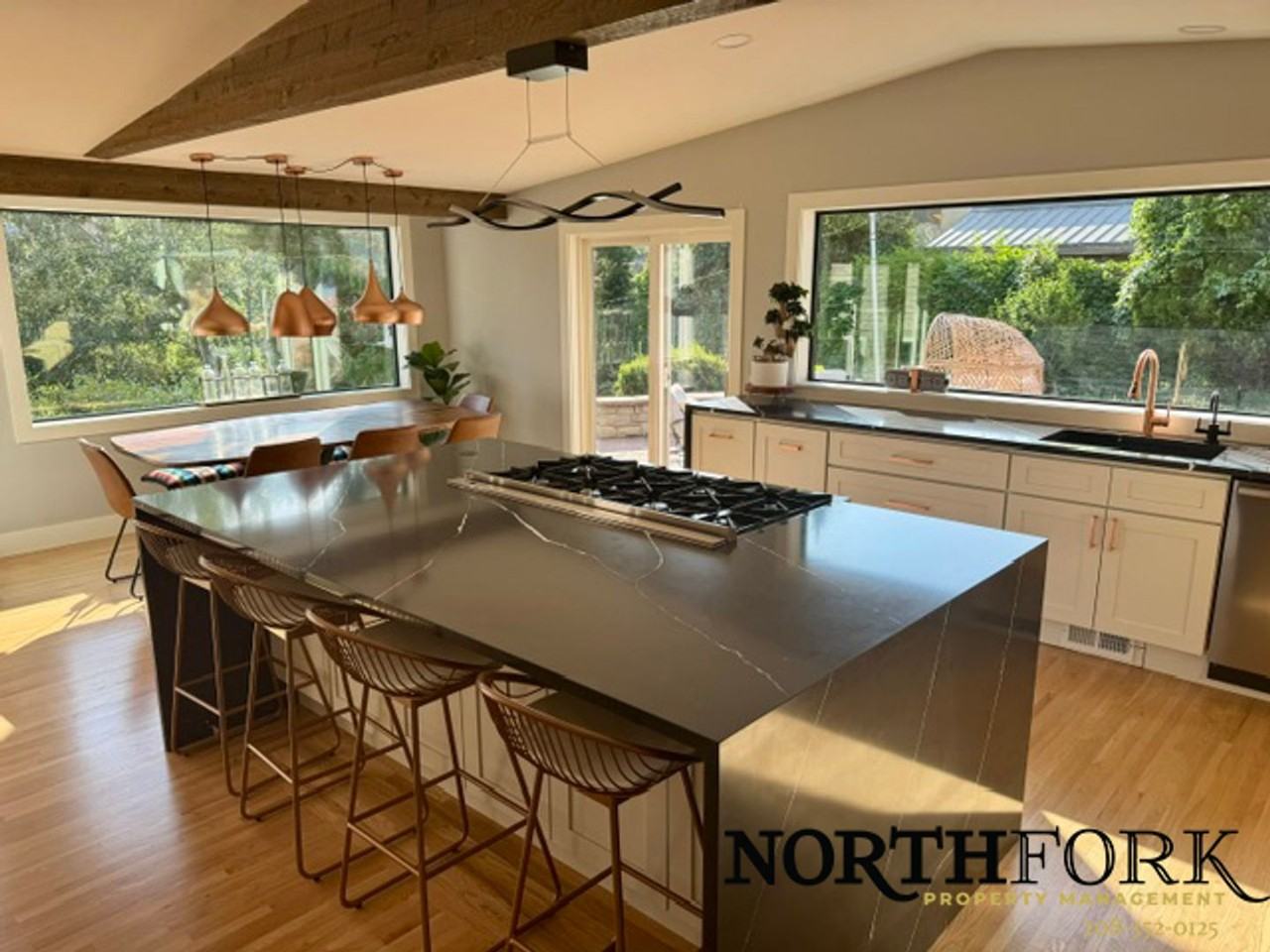 300 E Crestline Dr - Photo 2 of 10