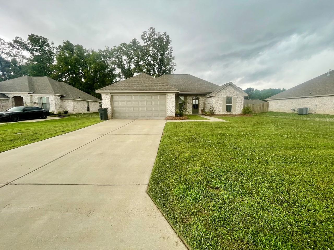 115 Allie Ln - Photo 2 of 14