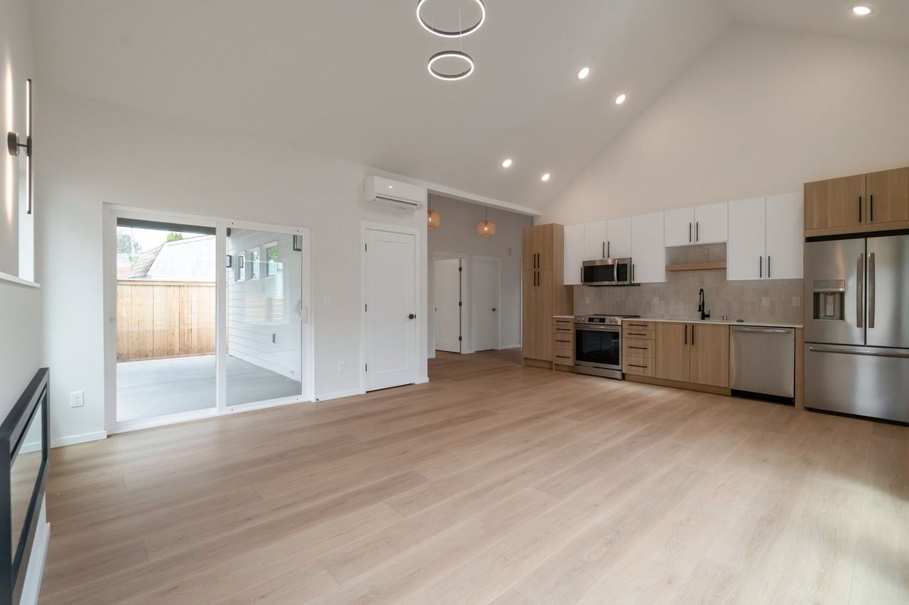 105A Wayne Ave - Photo 2 of 8