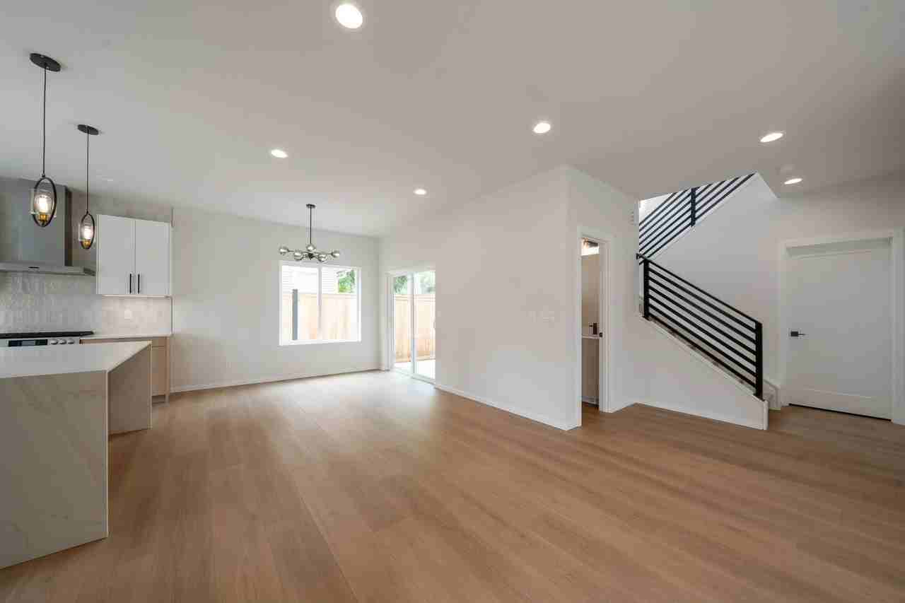 105 Wayne Ave - Photo 3 of 15