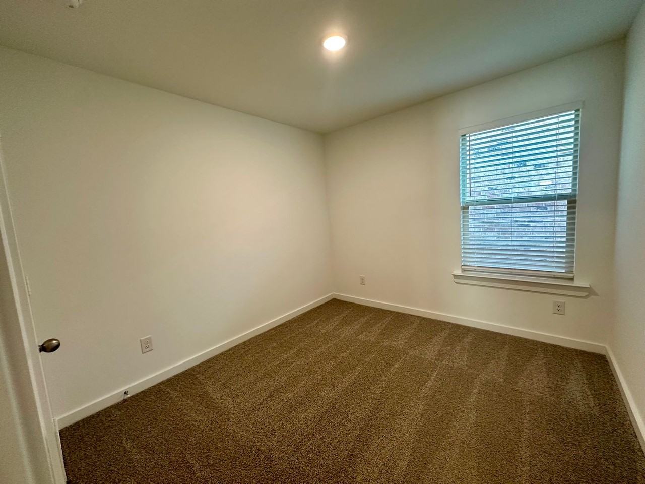614 14th St - Photo 6 of 11