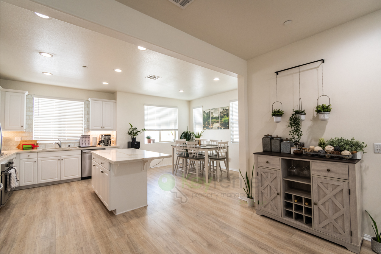 2321 Verano Way - Photo 2 of 31