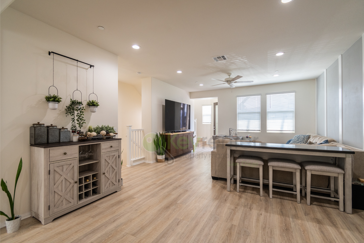 2321 Verano Way - Photo 5 of 31