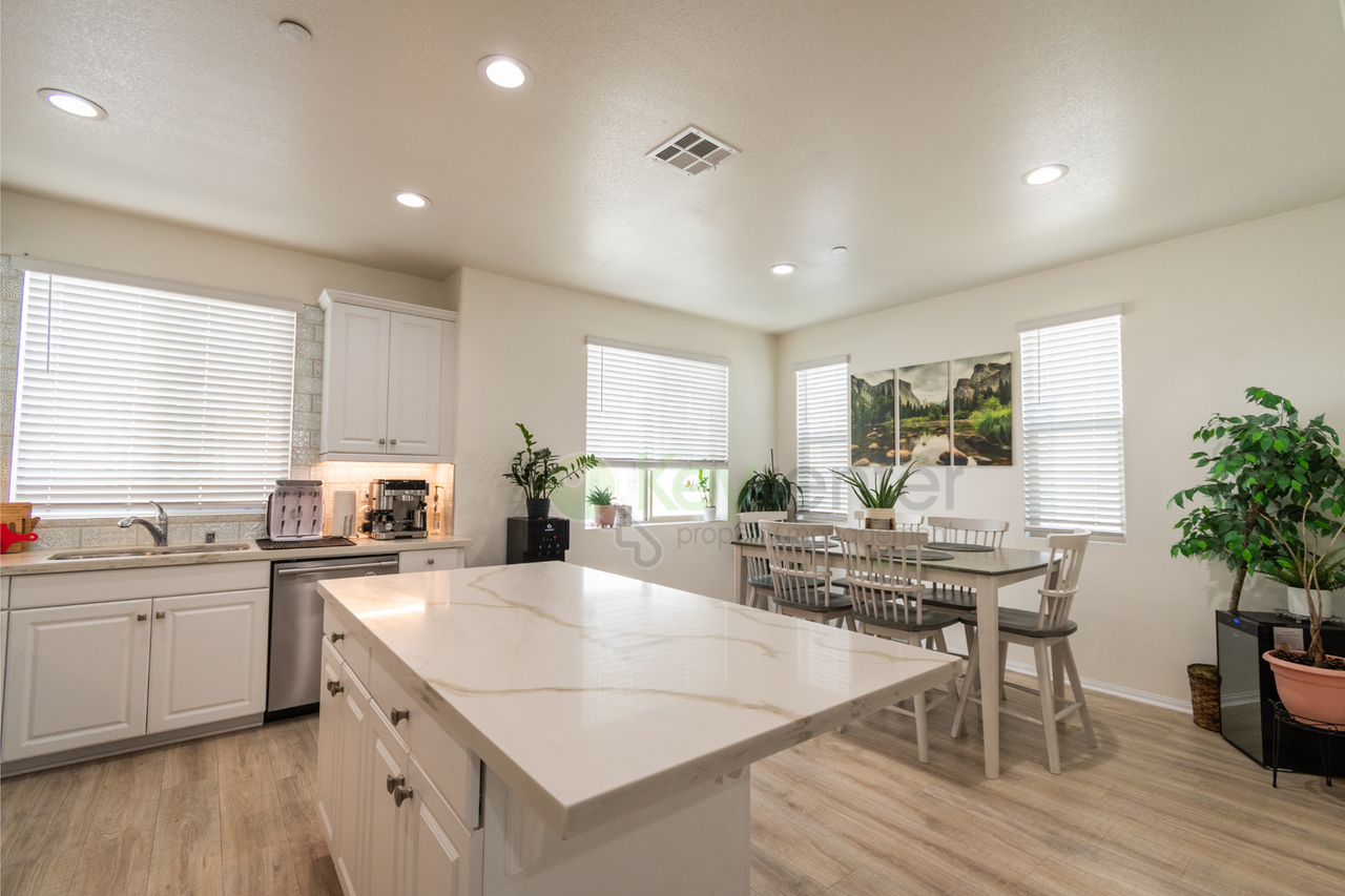 2321 Verano Way - Photo 6 of 31