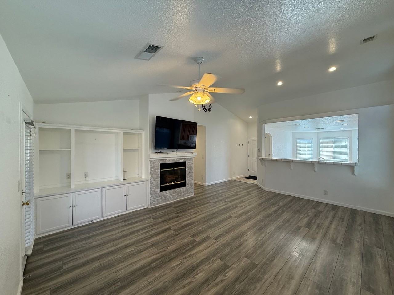1501 Shiprock Ct - Photo 6 of 37