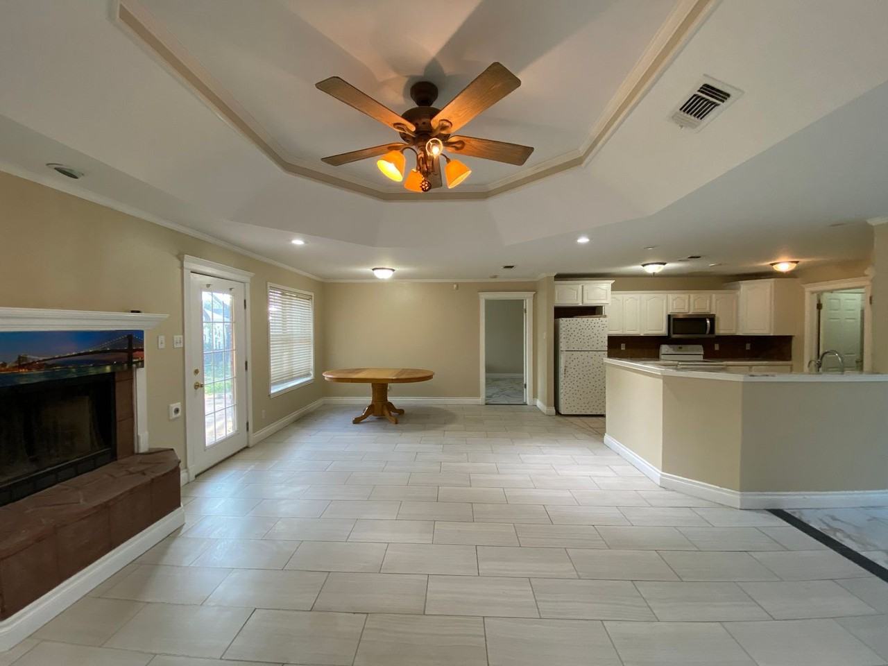 5842 Berkshire Rd - Photo 2 of 19
