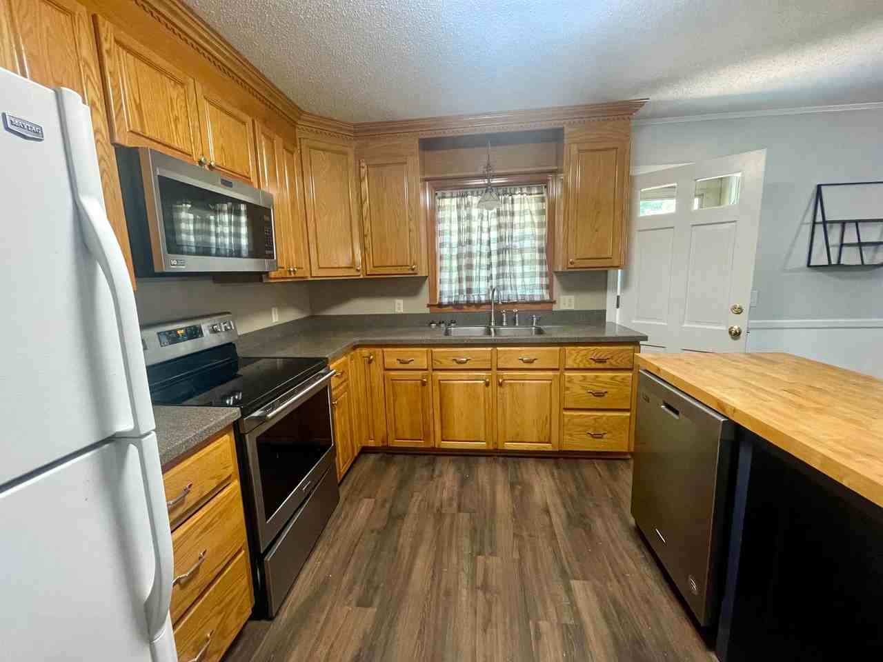 41 Hillcrest Drive - Photo 4 of 30