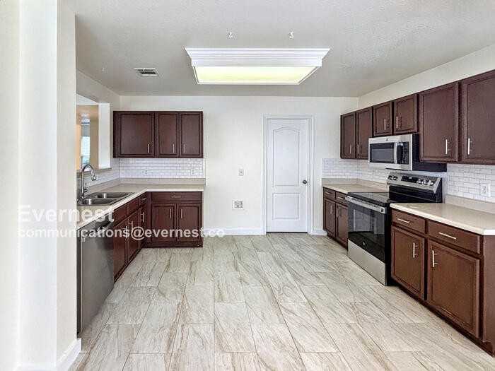 1303 Casa Blanca Cv - Photo 2 of 17