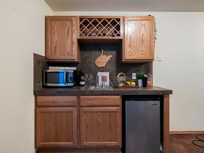 16273 Windsor Creek Dr - Photo 3 of 21