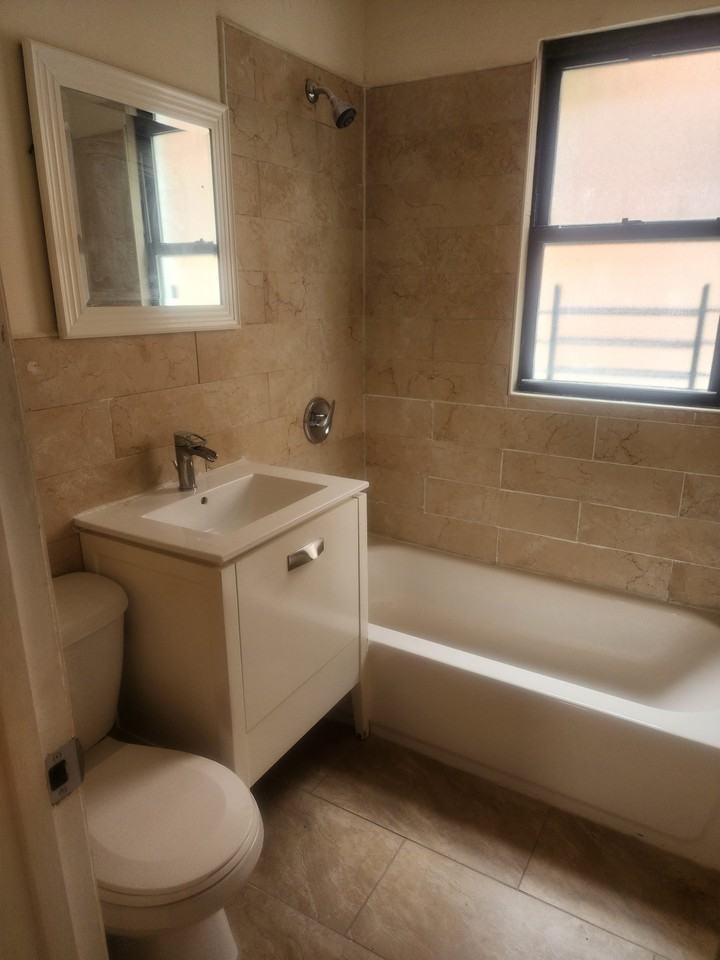 3952 Hill Ave #1 - Photo 3 of 8