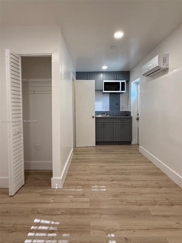 7724 Ne 1st Ave #B - Photo 3 of 11