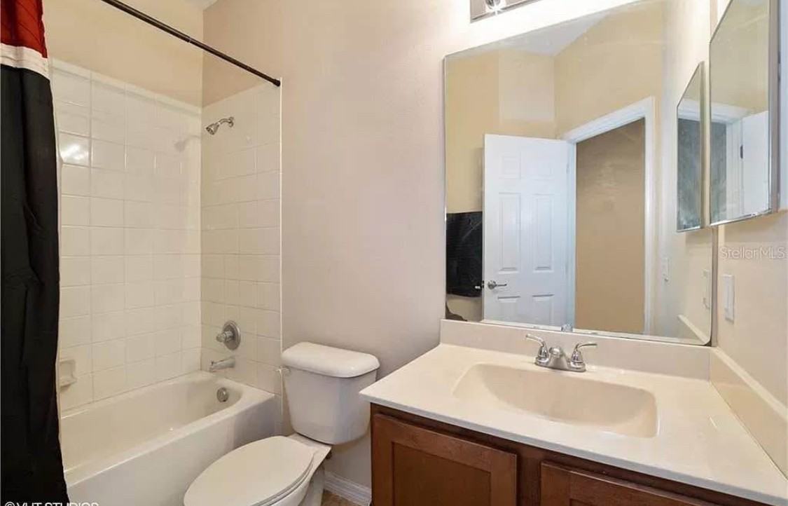 20634 Maxim Pkwy - Photo 2 of 9