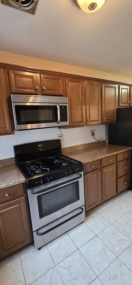 410 Kennedy Dr #410 - Photo 3 of 8