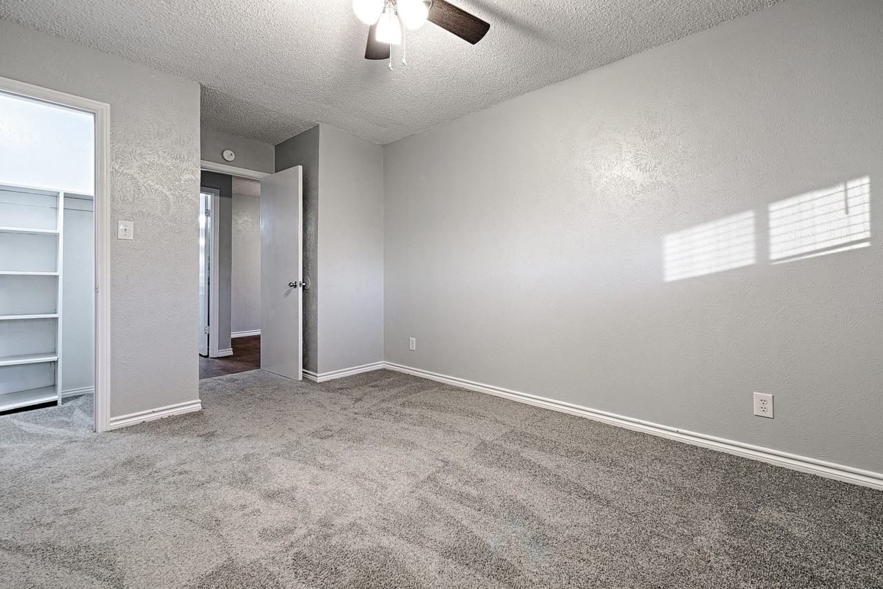 210 Duckworth St #36 - Photo 4 of 10