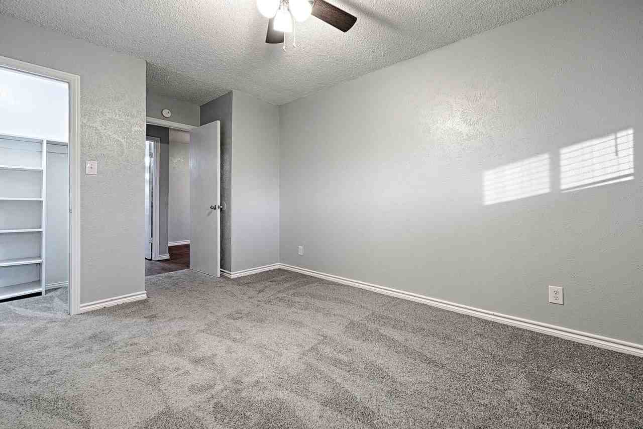 210 Duckworth St #27 - Photo 6 of 10