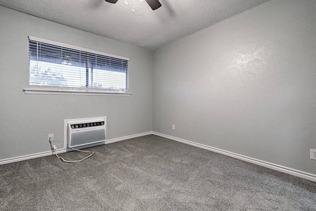 210 Duckworth St #27 - Photo 7 of 10