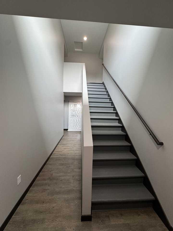 524 6th St #AB - Photo 5 of 24