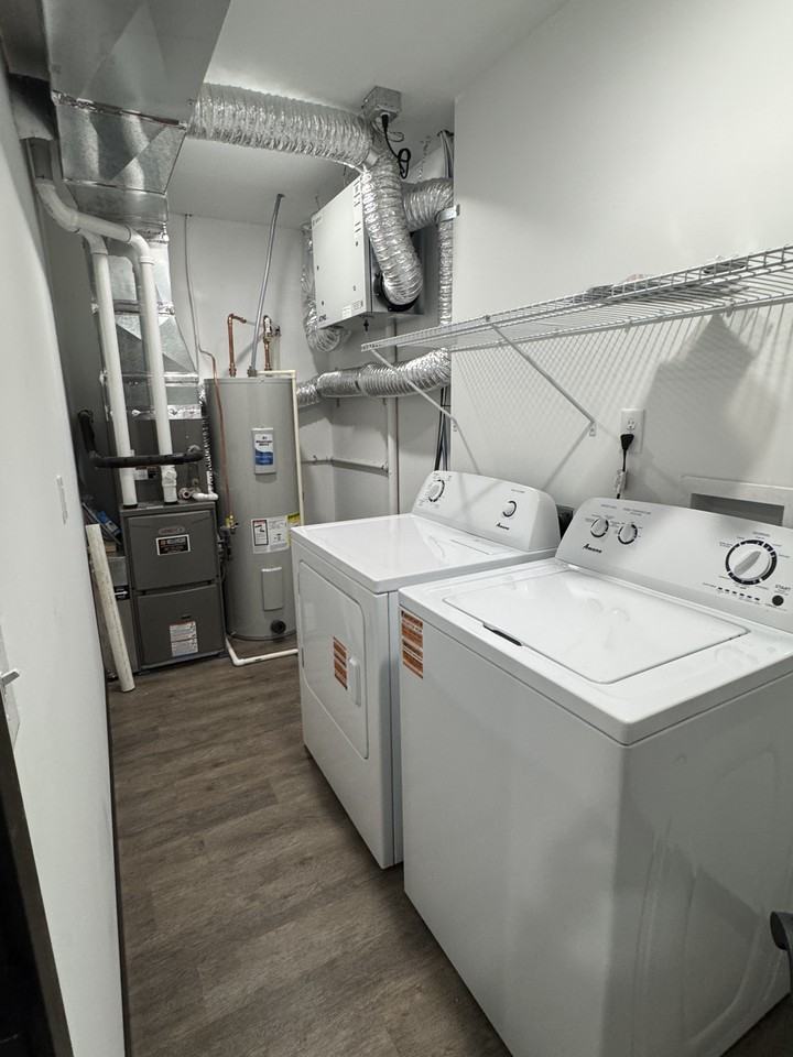 524 6th St #AB - Photo 7 of 24