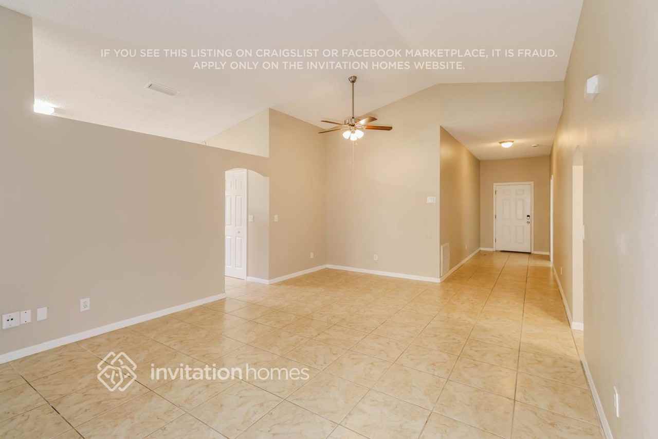 989 Bimini Ave - Photo 4 of 17