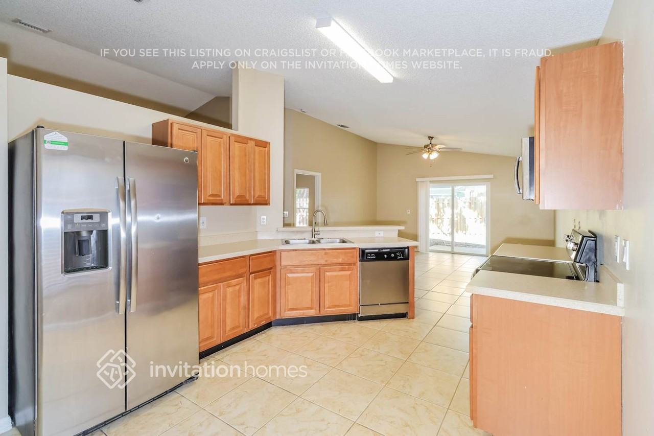 989 Bimini Ave - Photo 5 of 17