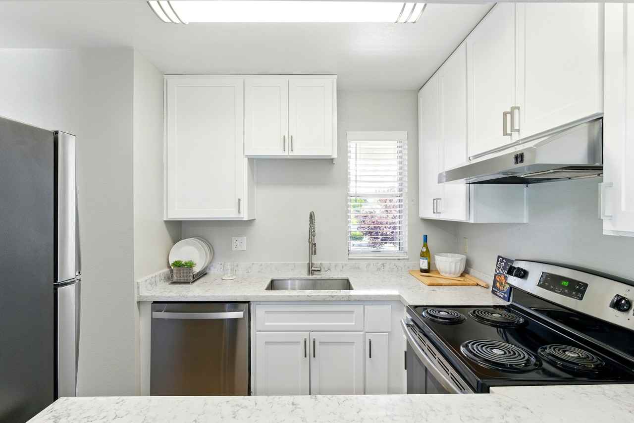 The Grove Luxury Apartments - Photo 7 of 50