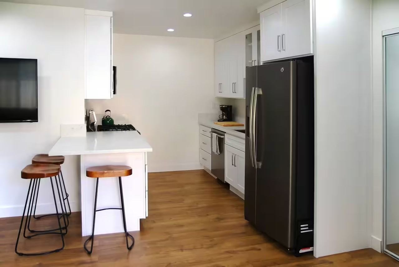 12118 Ramona Avenue - Photo 3 of 11