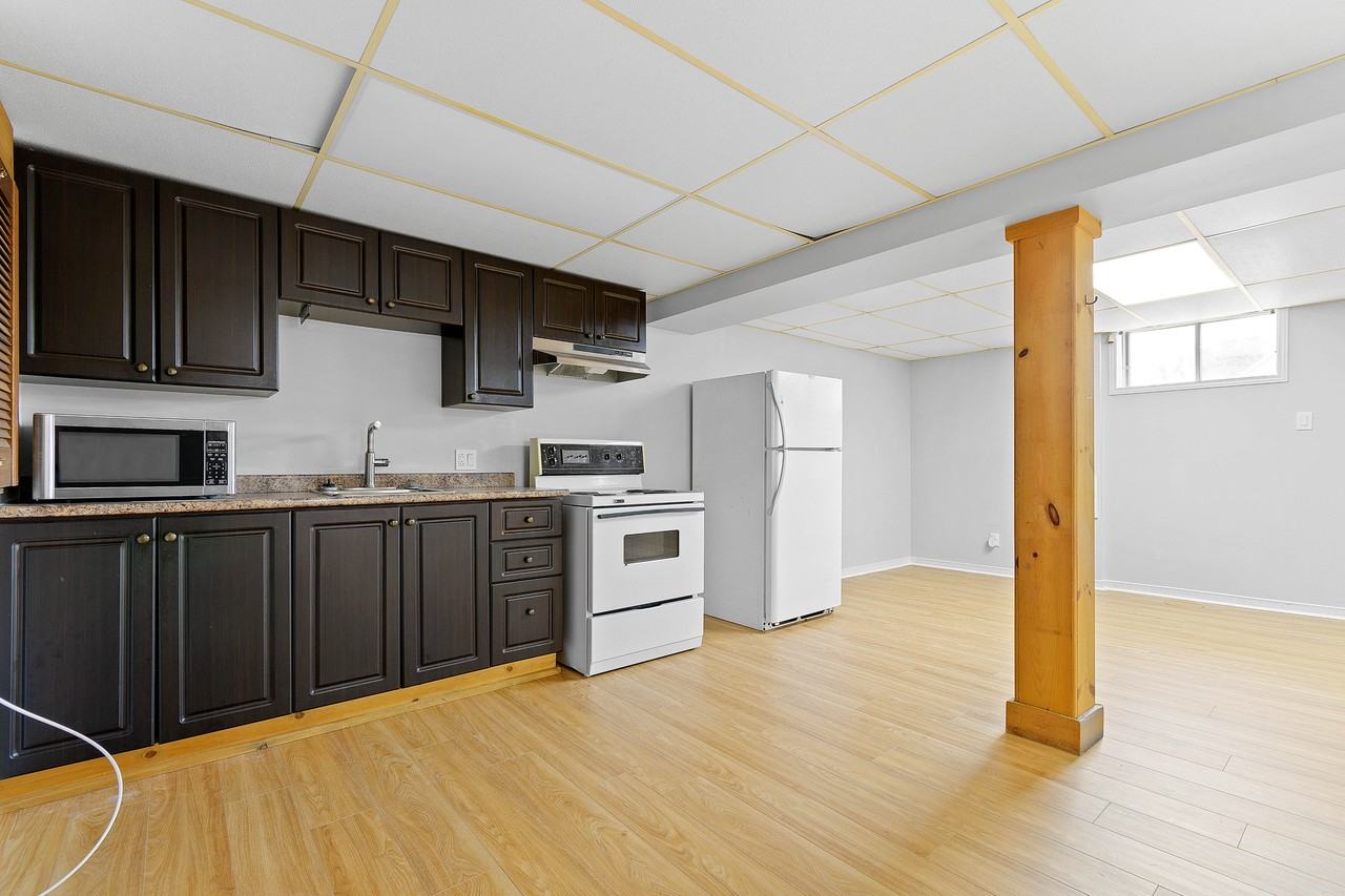 D-250 Ave. de Buckingham, Gatineau - Photo 5 of 13