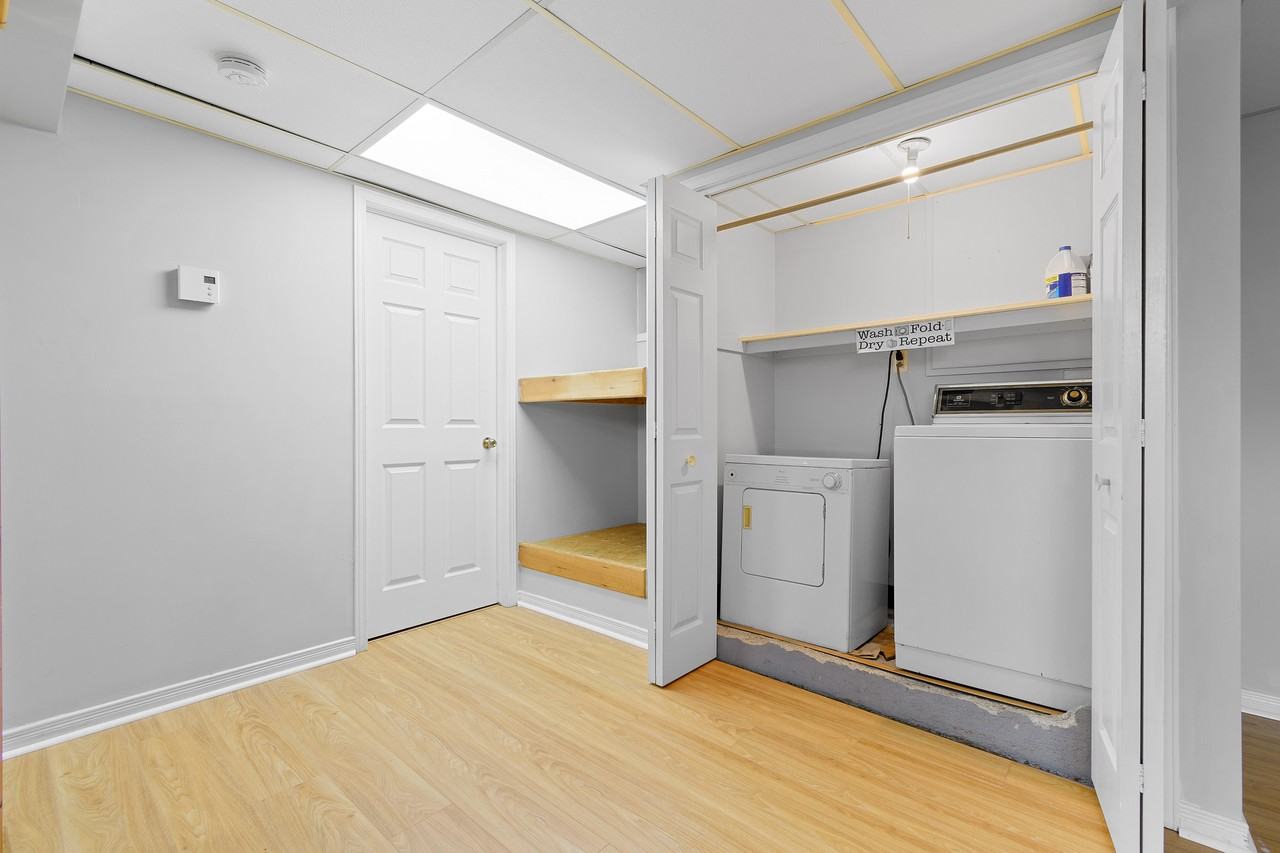 D-250 Ave. de Buckingham, Gatineau - Photo 7 of 13