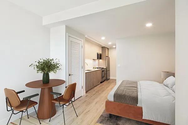 Crown St #210 - Photo 3 of 20