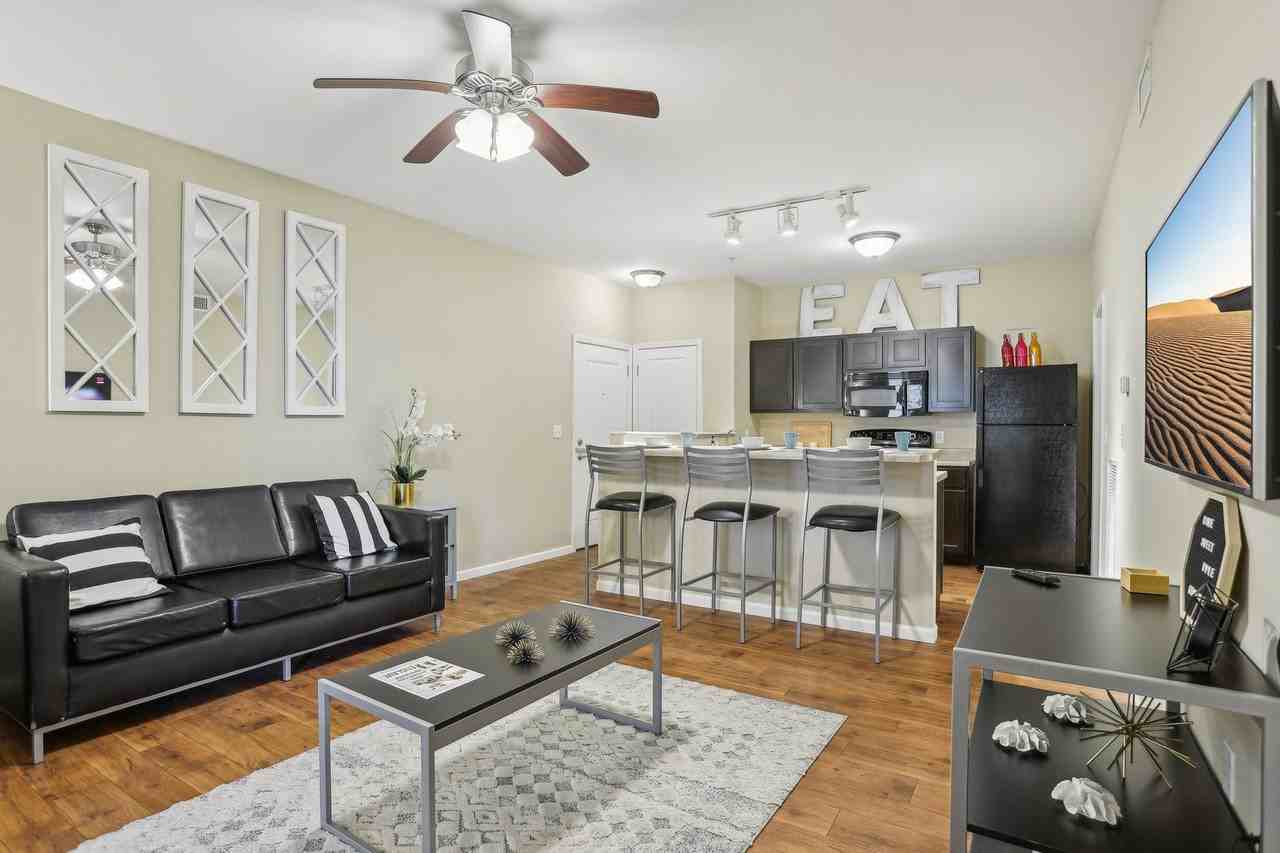 Enclave - Photo 5 of 24